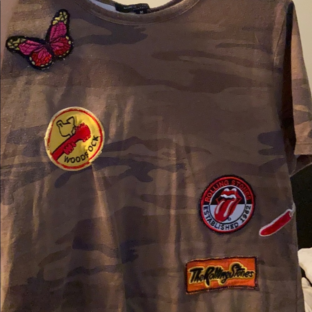 Camo t shirt with vintage patches